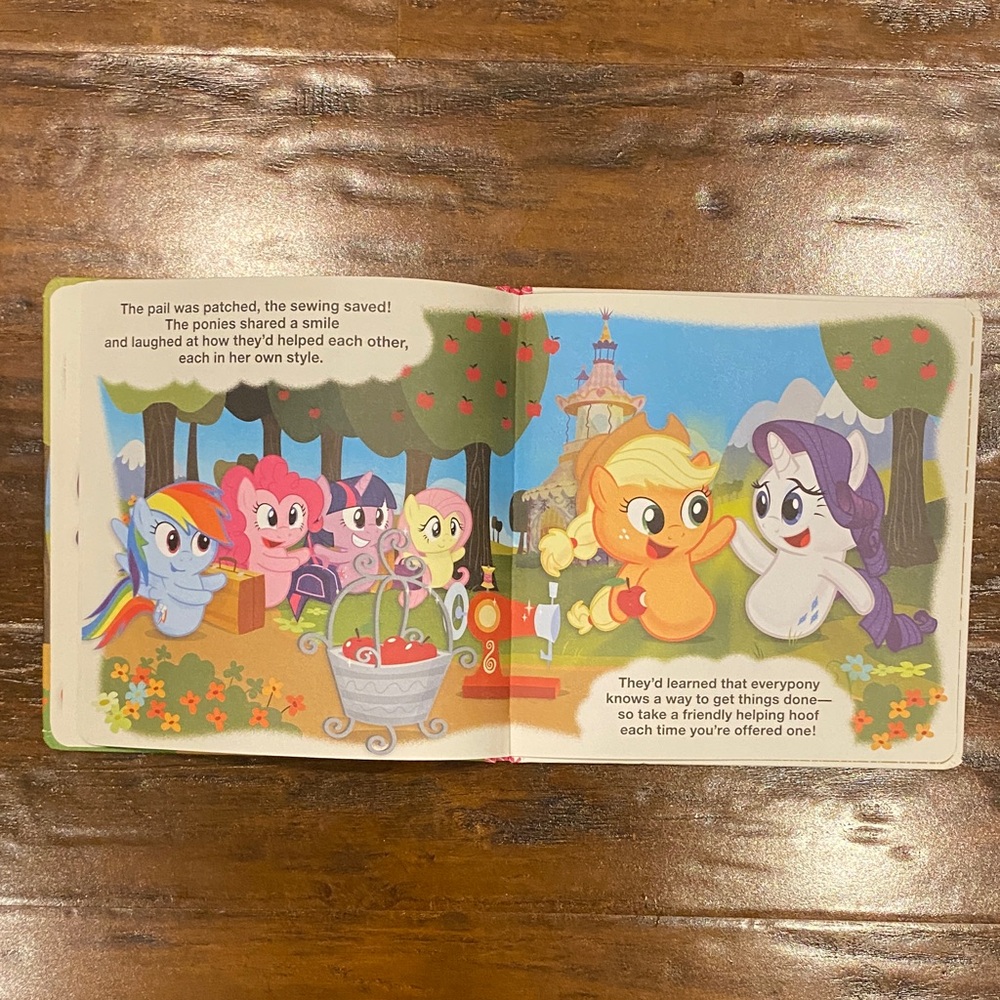 5/$10 Kids Book | Hallmark My Little Pony Applejack & Rarity Fix the Day - Picture 8 of 8